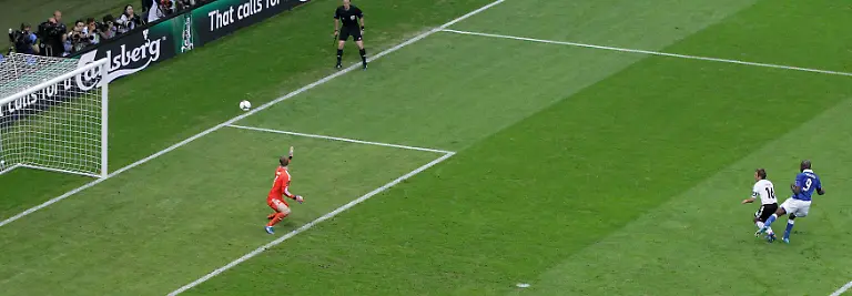 2012-06-28T194902Z-01-IMP27-RTRMDNP-3-SOCCER-EURO-JPG2321318035771450955