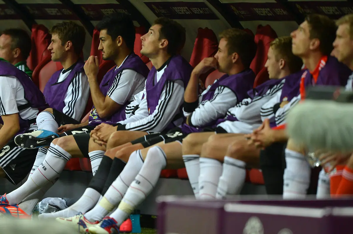 DI30760-20120628-jpg8064103264932602635