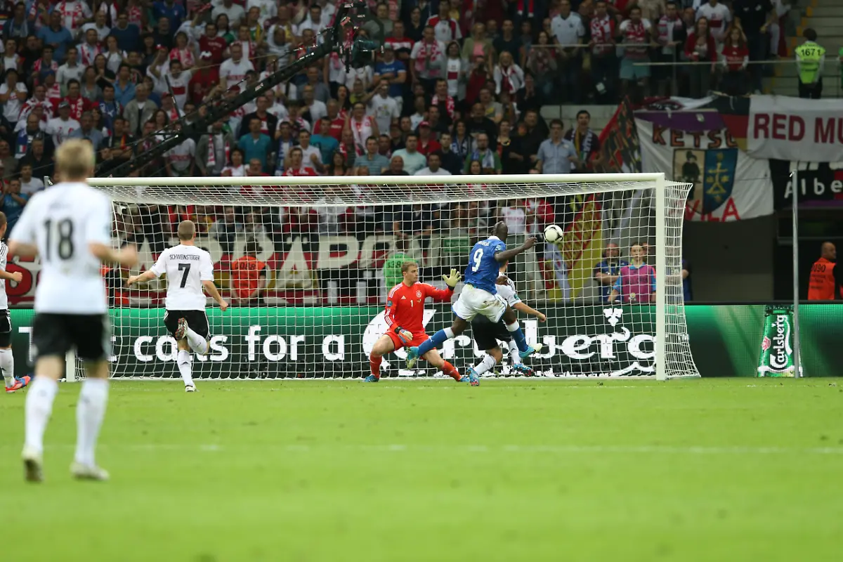 DI30735-20120628-jpg5735848127128324416