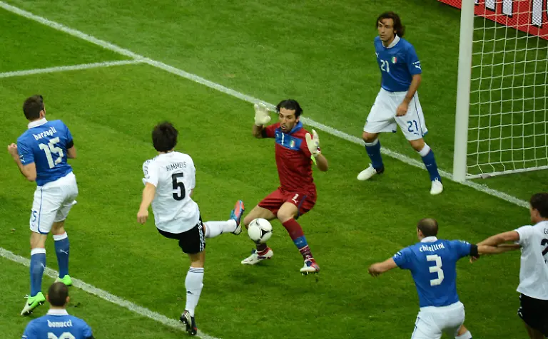 DI30604-20120628-jpg1101373123340782296