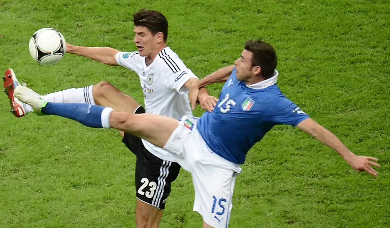 DI30639-20120628-jpg4731657410342454673