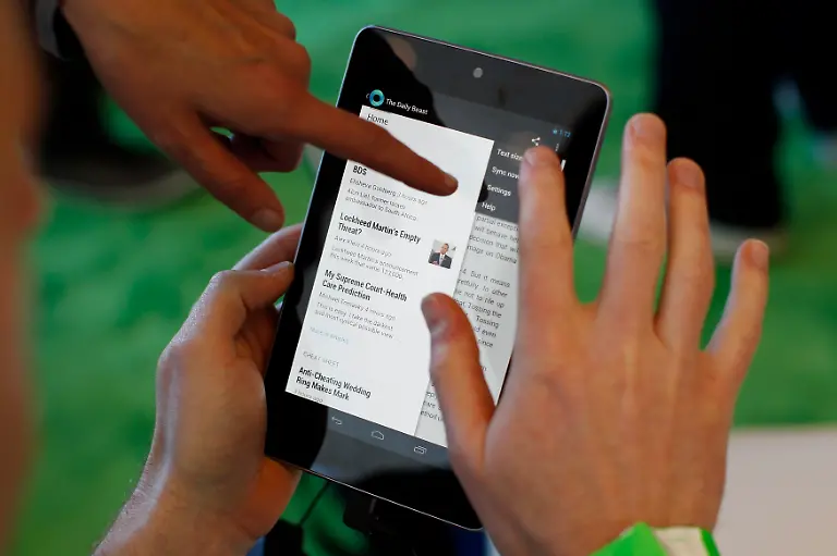 2012-06-27T205111Z-01-SFO36-RTRMDNP-3-GOOGLE-CONFERENCE-ANDROID-JPG3543540675718846126