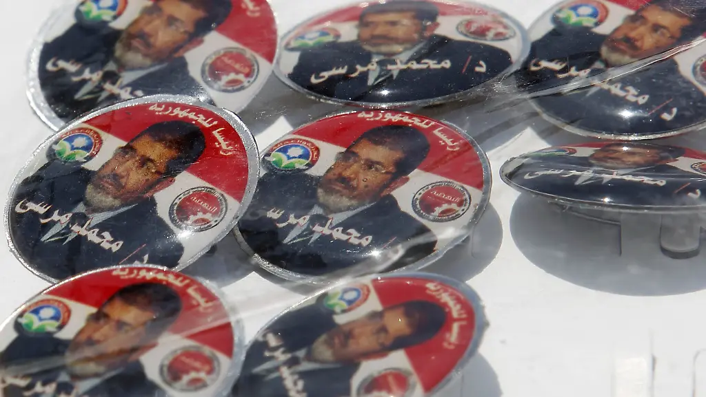 2012-06-25T140959Z-01-AMR028-RTRMDNP-3-EGYPT-ELECTION-JPG7891646631627801349