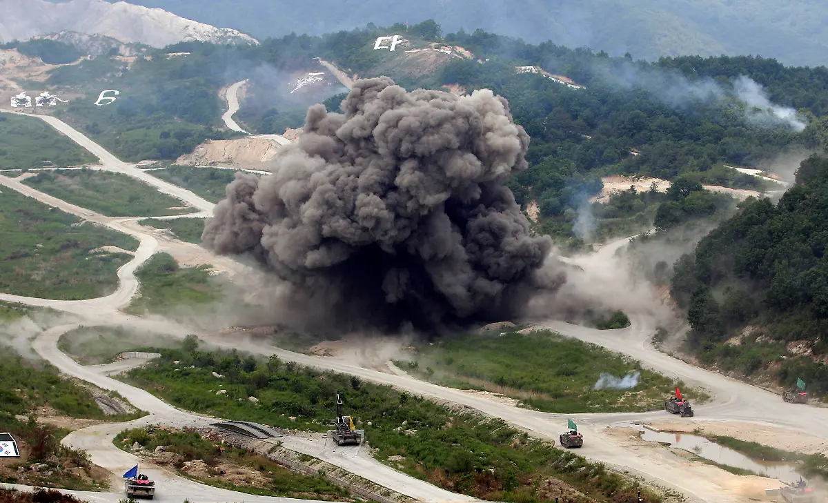 DAB0568-20120622-jpg5179637553146825826