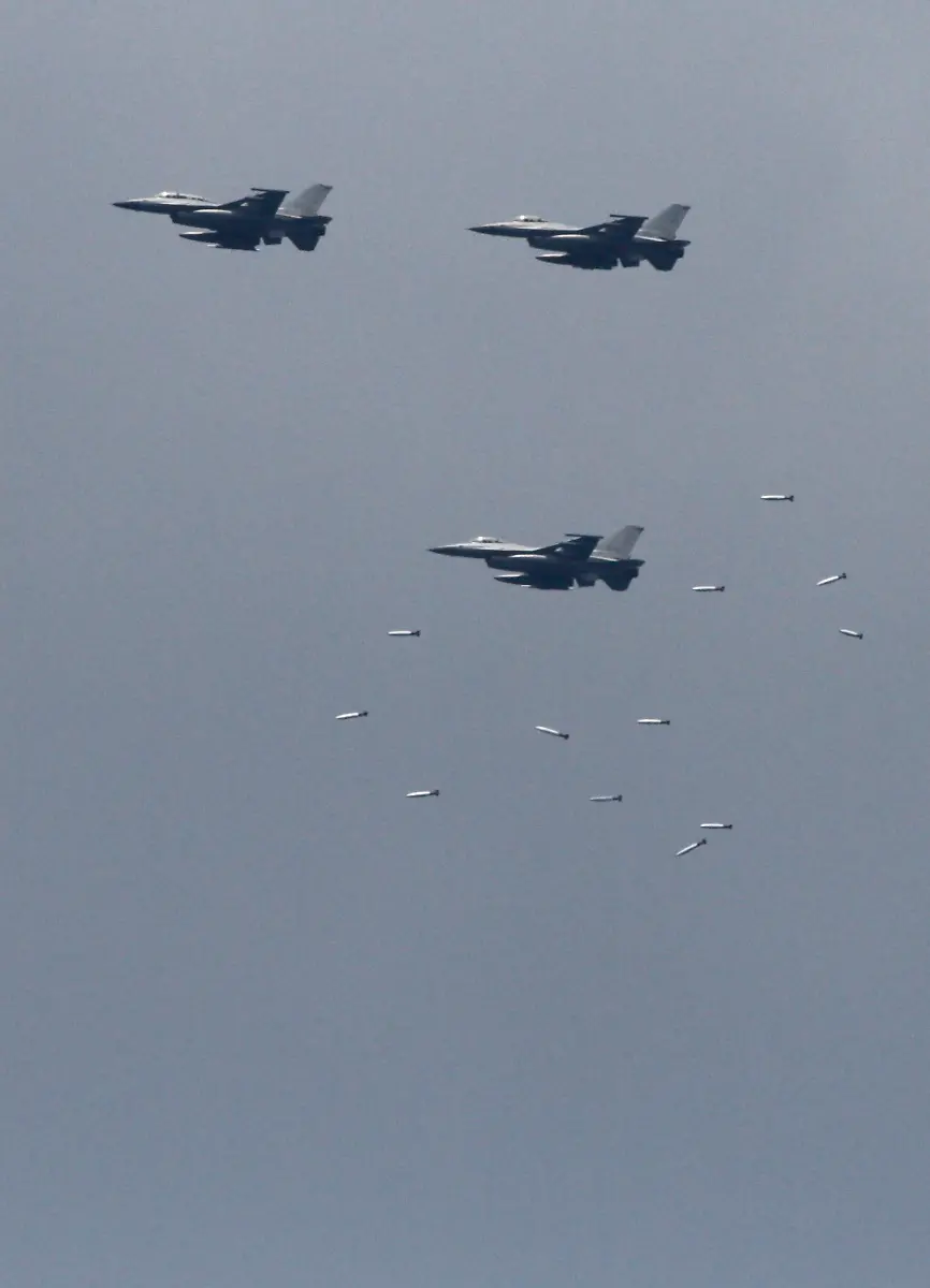 2012-06-22T034809Z-01-SEO256-RTRMDNP-3-KOREA-JPG6833331693334294148