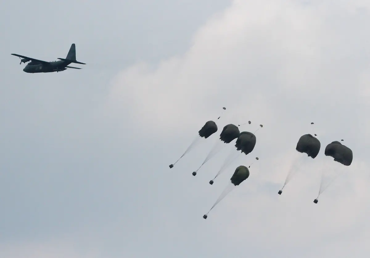 2012-06-22T035209Z-01-SEO255-RTRMDNP-3-KOREA-JPG312696736985501596