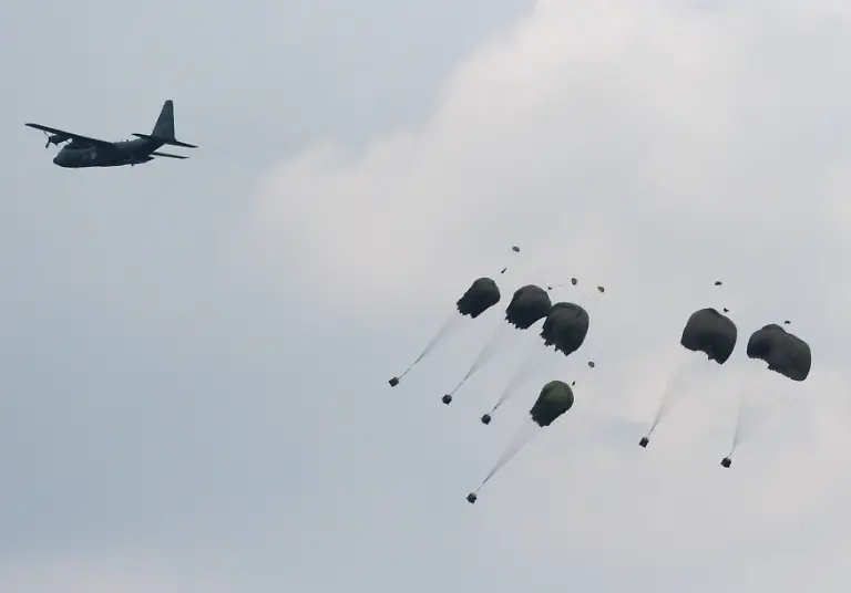 2012-06-22T035209Z-01-SEO255-RTRMDNP-3-KOREA-JPG312696736985501596