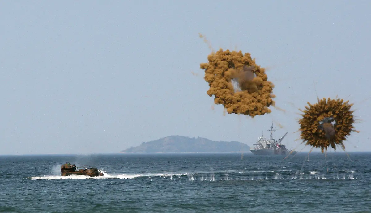 DAB0681-20120625-jpg4340674535751553387