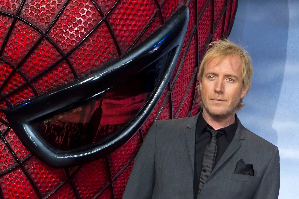 2012-06-20T182647Z-01-TPE30-RTRMDNP-3-GERMANY-JPG8932103575493929983