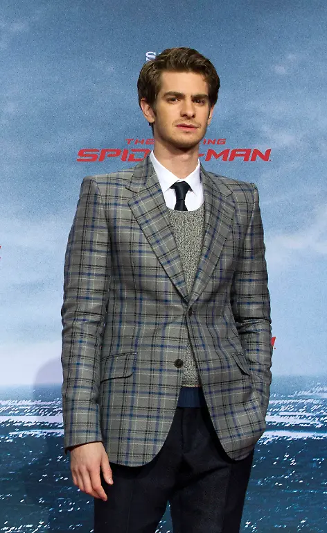 2012-06-20T182026Z-01-TPE21-RTRMDNP-3-GERMANY-JPG2757191742856208825