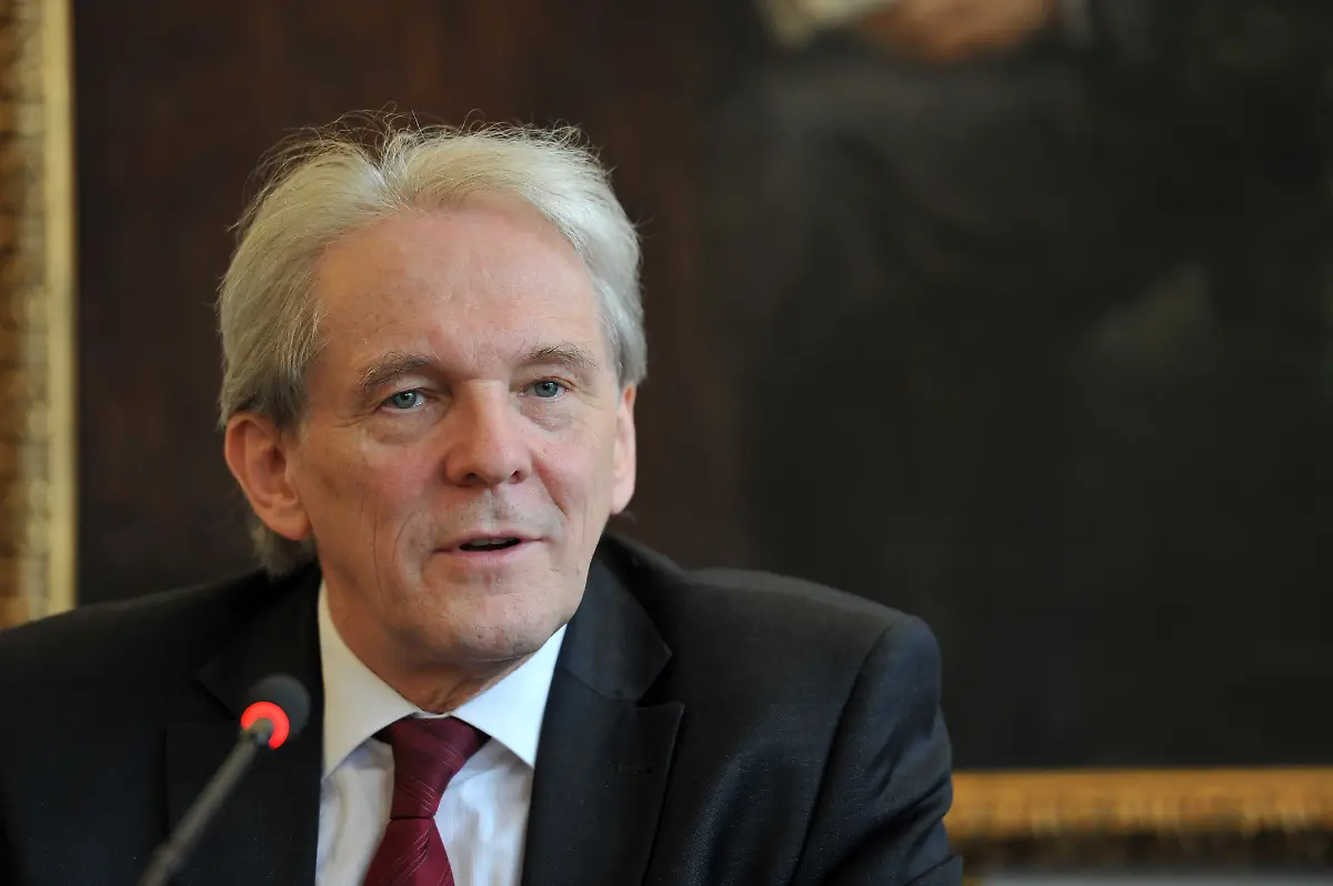 DI20456-20120623-jpg333605120757895386