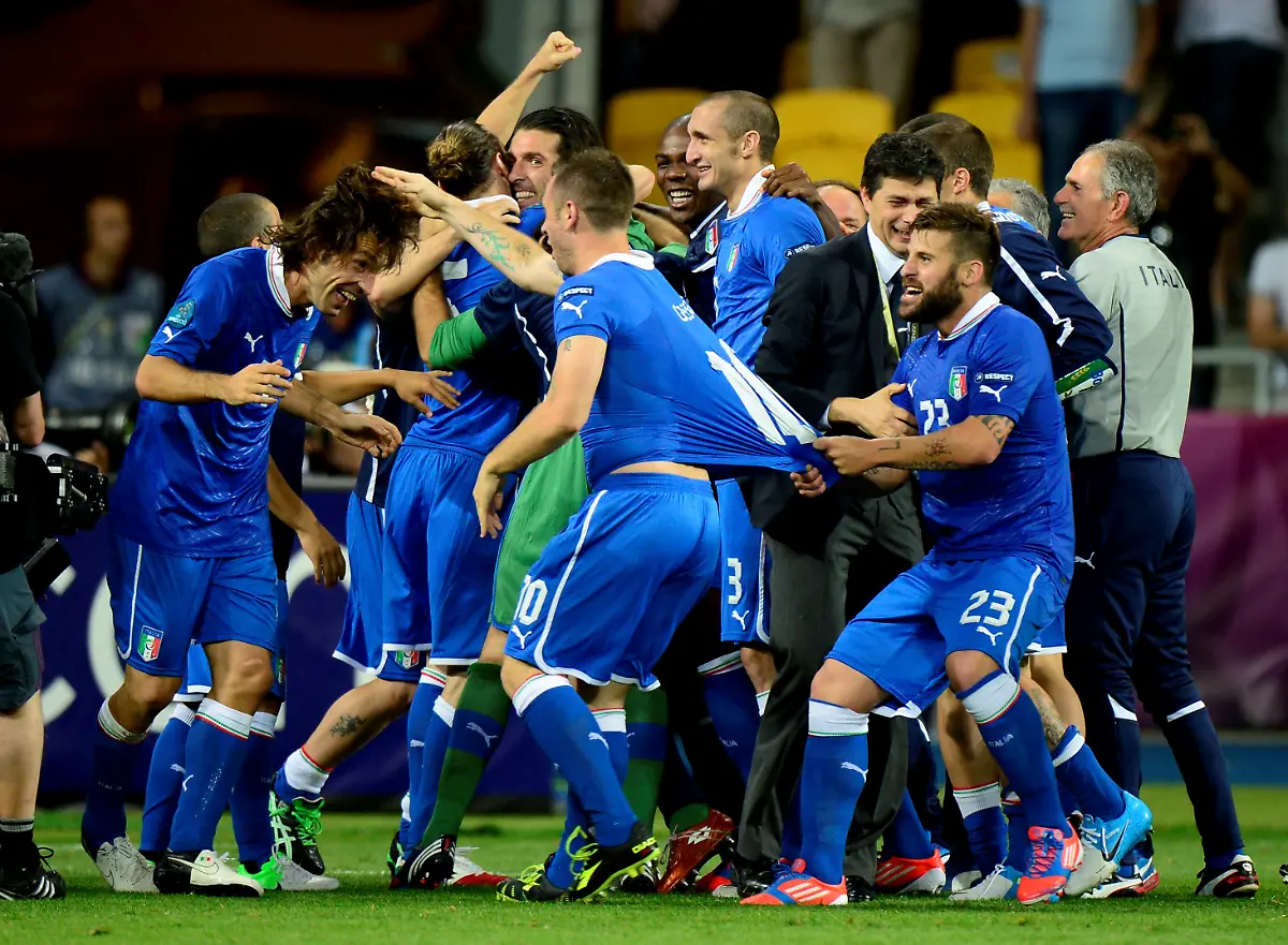 DI30411-20120624-jpg7796643227599652330