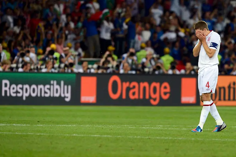 2012-06-24T214706Z-01-MDJ60-RTRMDNP-3-SOCCER-EURO-JPG6892373861958351151