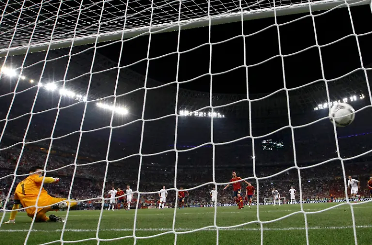 2012-06-23T211113Z-01-ZIG857-RTRMDNP-3-SOCCER-EURO-JPG7322084355079157822