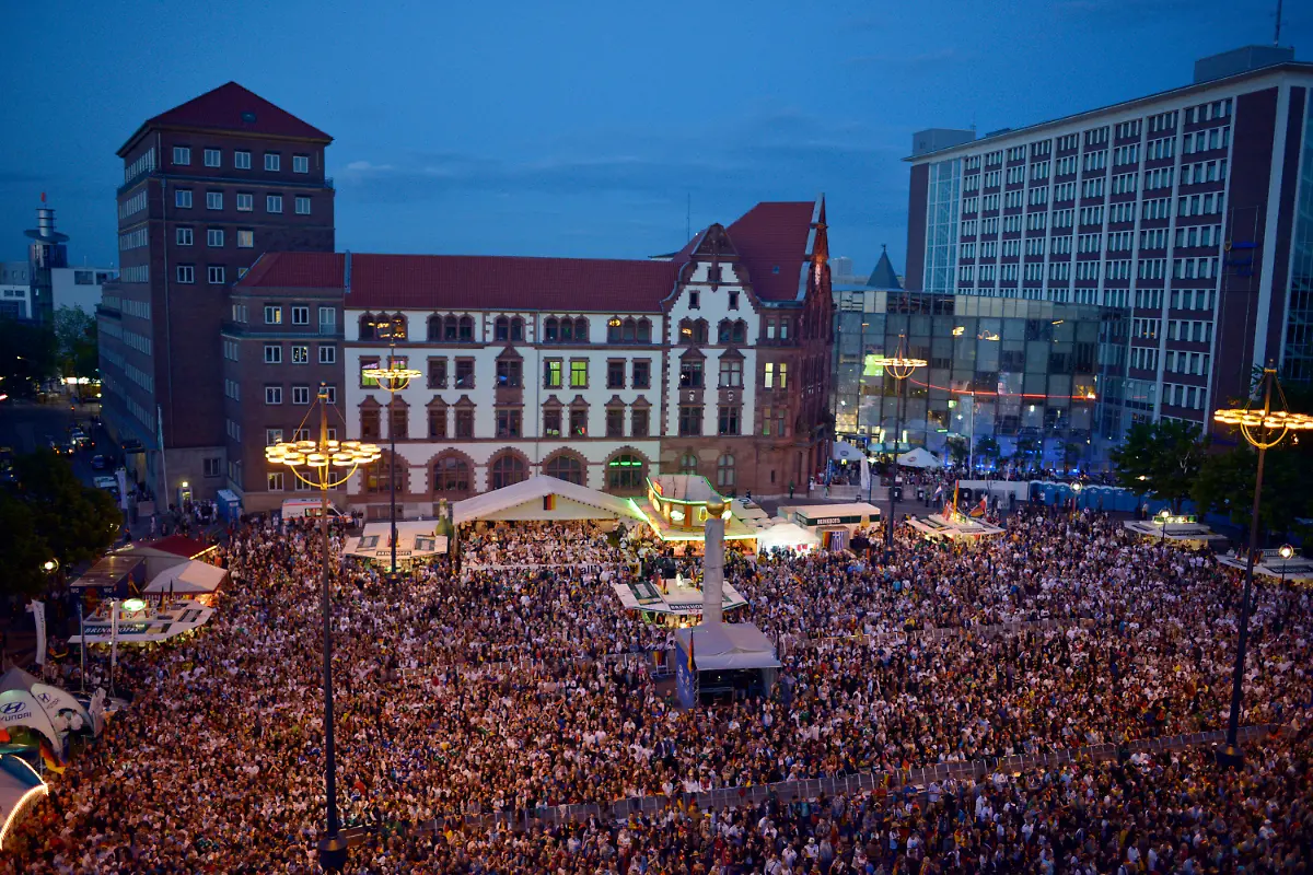 DI30756-20120622-jpg3485440963400403256