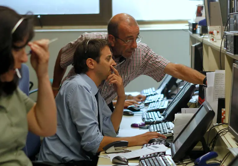 2012-06-21T114635Z-01-AG01-RTRMDNP-3-SPAIN-ECONOMY-JPG3791302212589072722