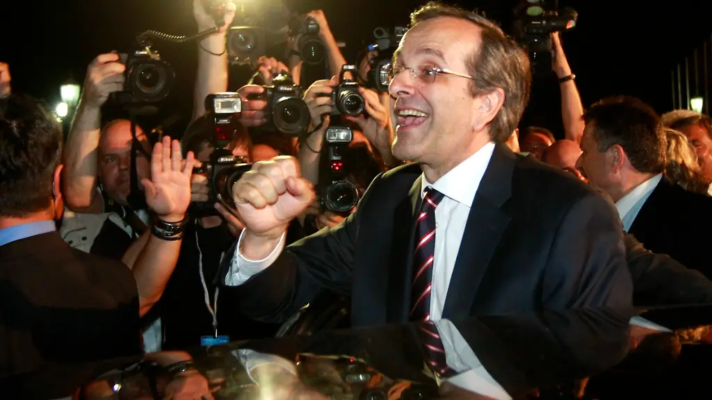 2012-06-17T220946Z-01-KAR20-RTRMDNP-3-GREECE-ELECTION-JPG6899348278415892816