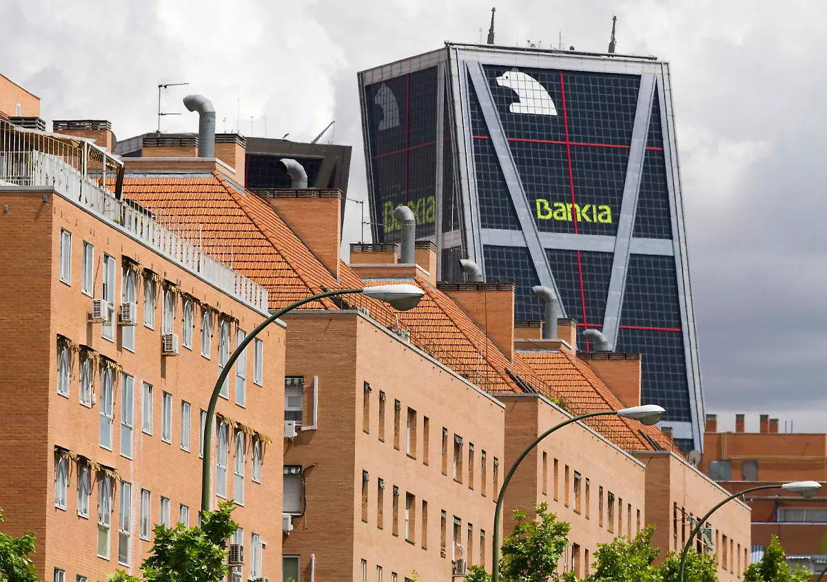 2012-06-11T152439Z-01-PDH115-RTRMDNP-3-EUROZONE-SPAIN-JPG4364734920281339358