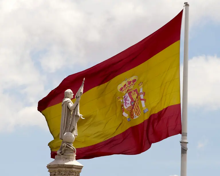 2012-06-11T152347Z-01-PDH114-RTRMDNP-3-WRAPUP-JPG6542539676525709768