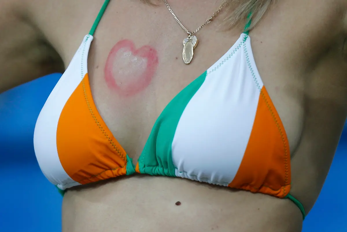 2012-06-10T181653Z-01-DZL47-RTRMDNP-3-SOCCER-EURO-JPG4815404551144714794