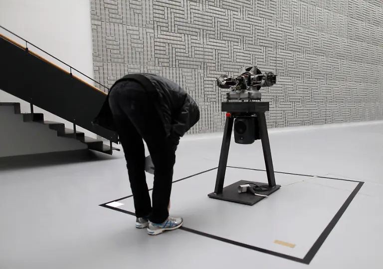 2012-06-06T164244Z-01-ROR14-RTRMDNP-3-GERMANY-ARTS-JPG4653095688817393591