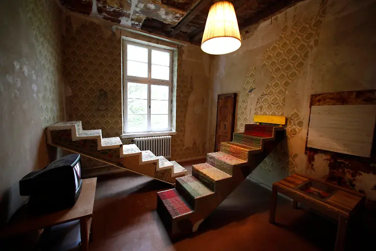 2012-06-06T204410Z-01-ROR19-RTRMDNP-3-GERMANY-ARTS-JPG4135634086673699416