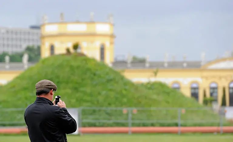 DI10327-20120601-jpg2541596167519429321