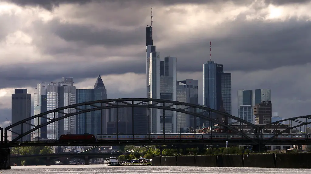 DI10016-20120605-jpg7927100204351868709