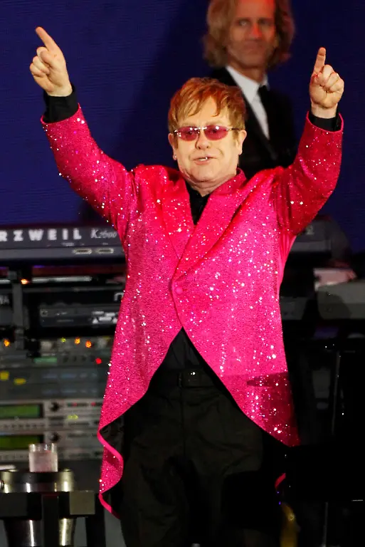 2012-06-04T214644Z-01-LON558-RTRMDNP-3-BRITAIN-QUEEN-JPG8181292745225854901