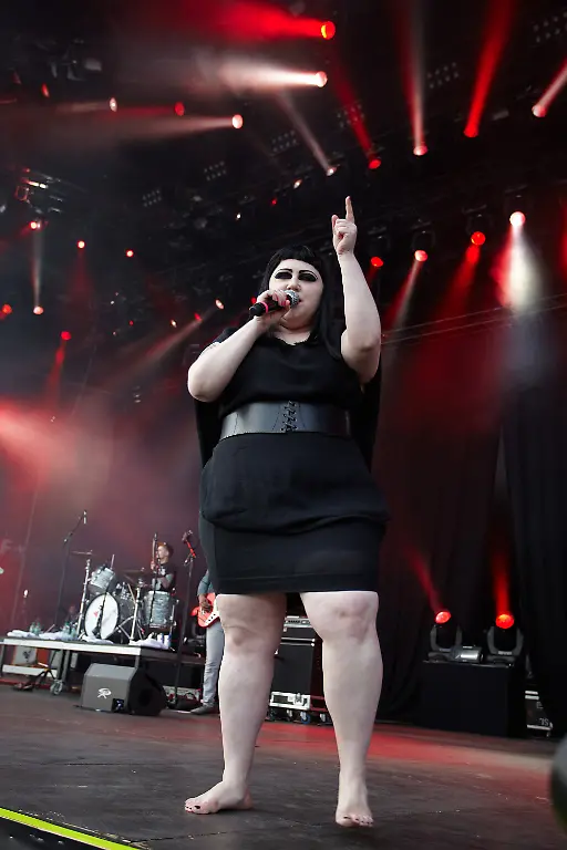 353x0106-jpg7539301489706198123