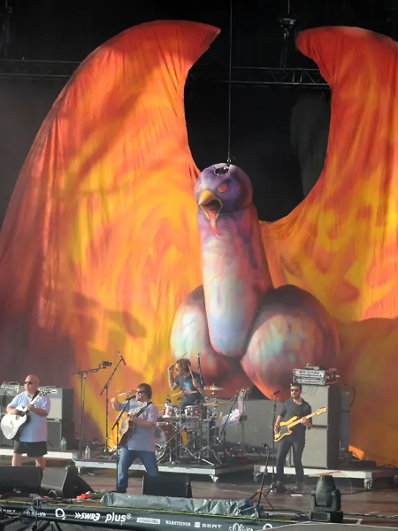 DI10319-20120602-jpg5379137666400914159