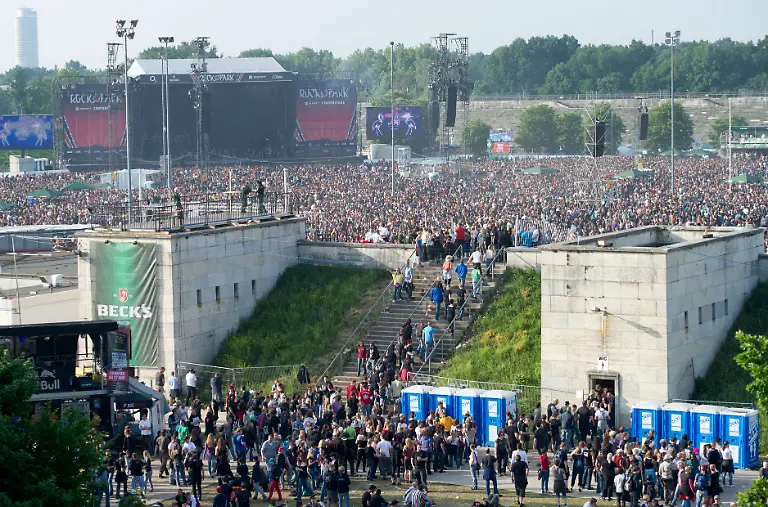 DI10317-20120602-jpg5810427115472247526