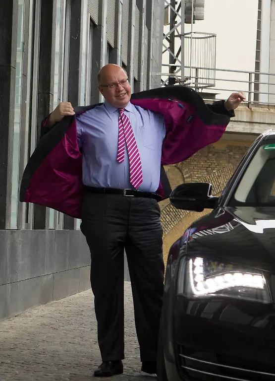 2012-05-31T095934Z-01-TPE02-RTRMDNP-3-GERMANY-JPG7326024578303021978