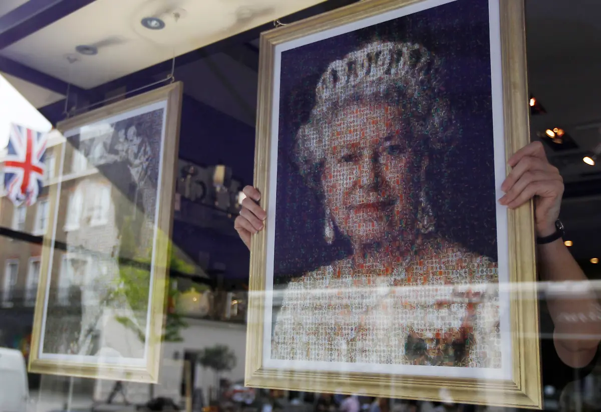 2012-05-30T163118Z-01-SLP115-RTRMDNP-3-BRITAIN-JPG3497201528383433040