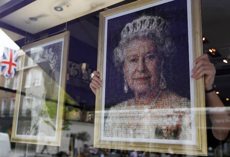 2012-05-30T163118Z-01-SLP115-RTRMDNP-3-BRITAIN-JPG3497201528383433040