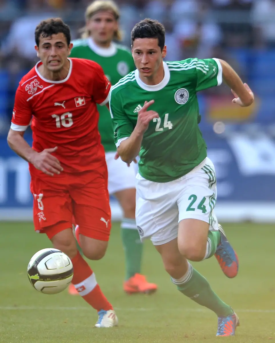 DI30120-20120527-jpg6640462236022017227