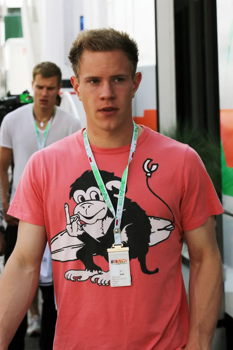 DI30030-20120528-jpg173904280908951347