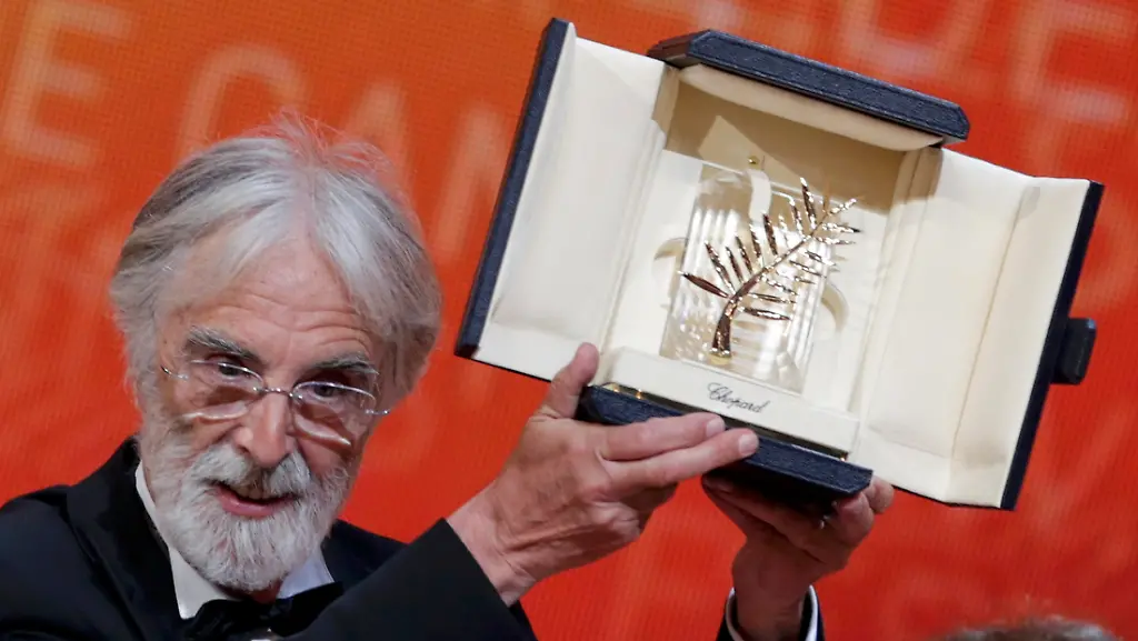 2012-05-27T180819Z-01-CAN20-RTRMDNP-3-CANNES-JPG5032569257847182184