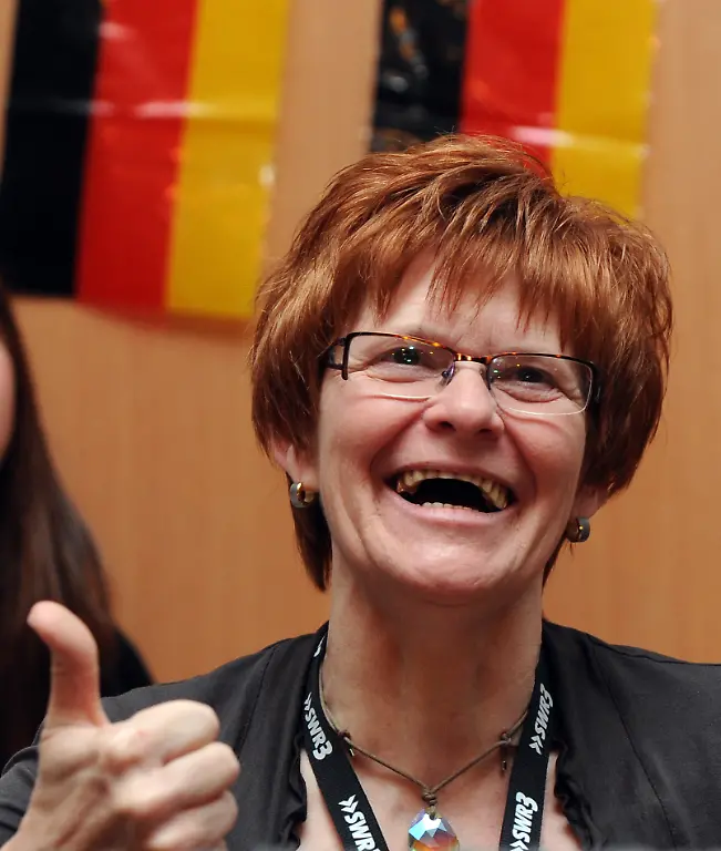 DI30029-20120527-jpg180297552633799949