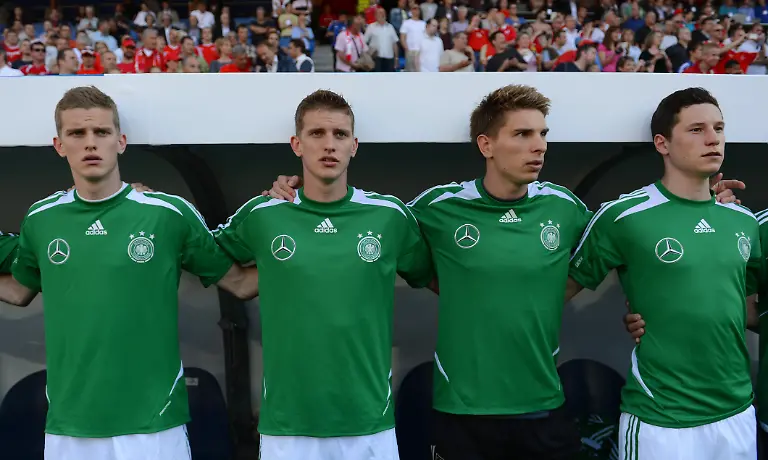 DI30541-20120526-jpg3829283110372699117