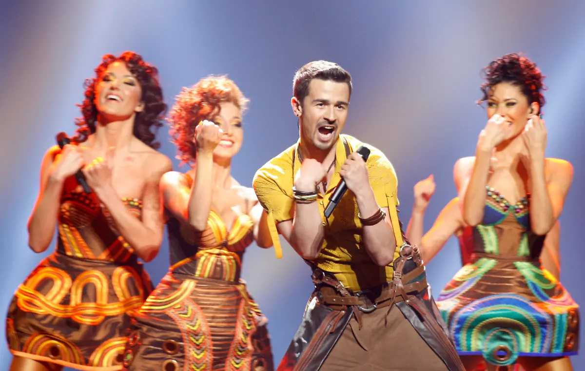 2012-05-26T210521Z-01-BAK78-RTRMDNP-3-AZERBAIJAN-EUROVISION-JPG7826893697070286312