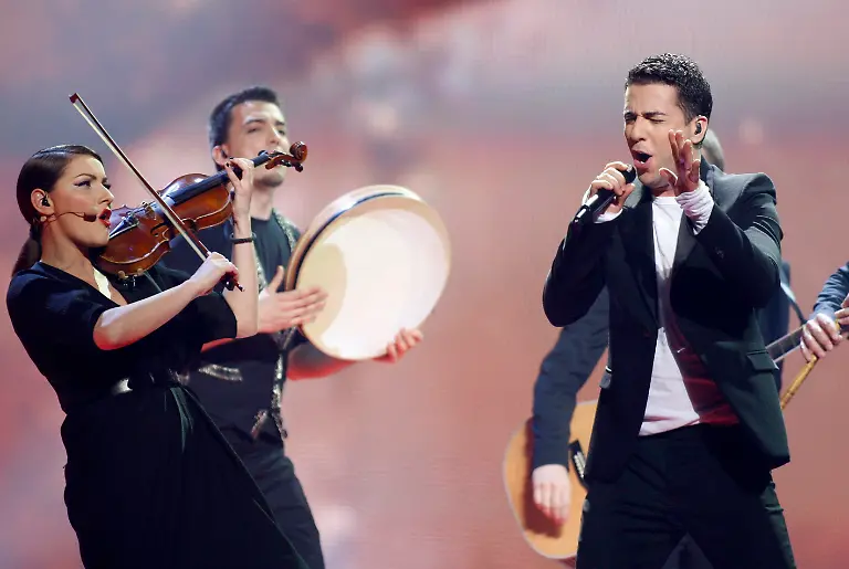 2012-05-26T205756Z-01-BAK72-RTRMDNP-3-AZERBAIJAN-EUROVISION-JPG6694056630330863177