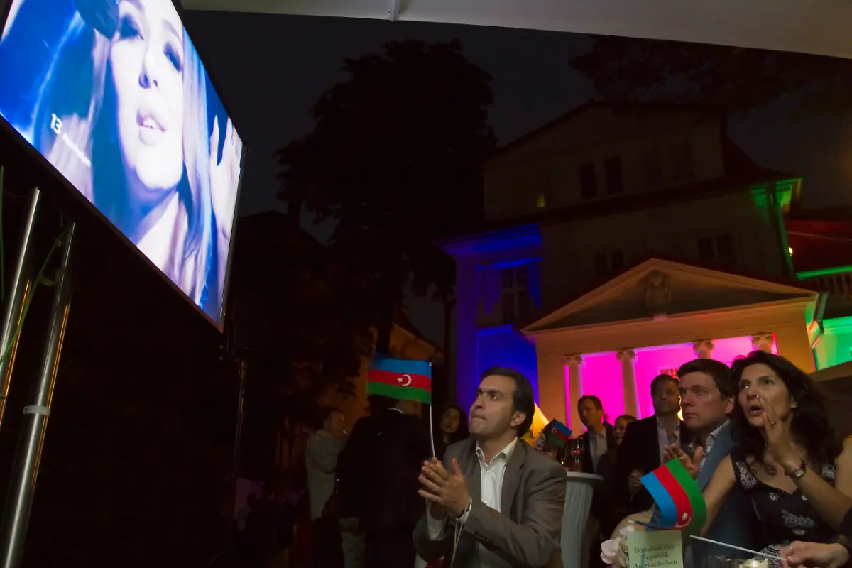 DI30523-20120526-jpg5584851983751641237