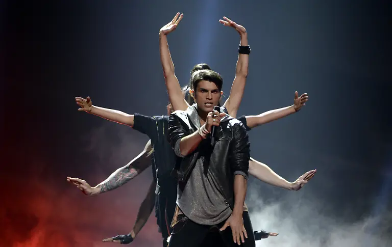 DI10271-20120526-jpg4155775761883175102