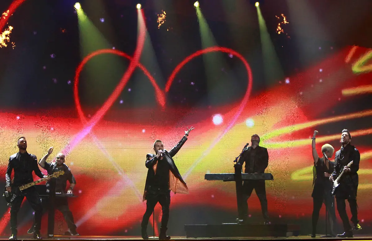 2012-05-26T192424Z-01-BAK04-RTRMDNP-3-AZERBAIJAN-EUROVISION-JPG4859136641175576174