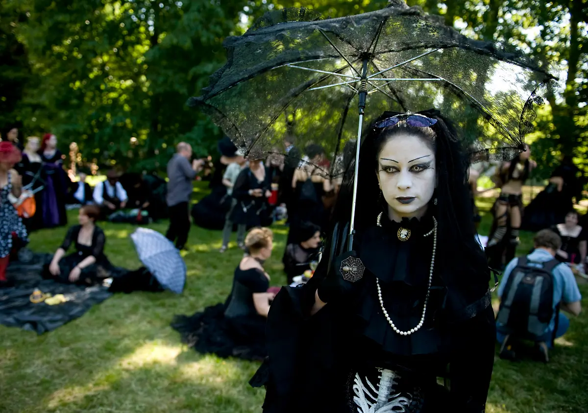 DI10281-20120525-jpg2926237830488903718