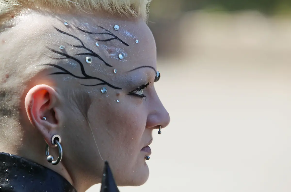 DI30245-20120525-jpg5809403399532717683