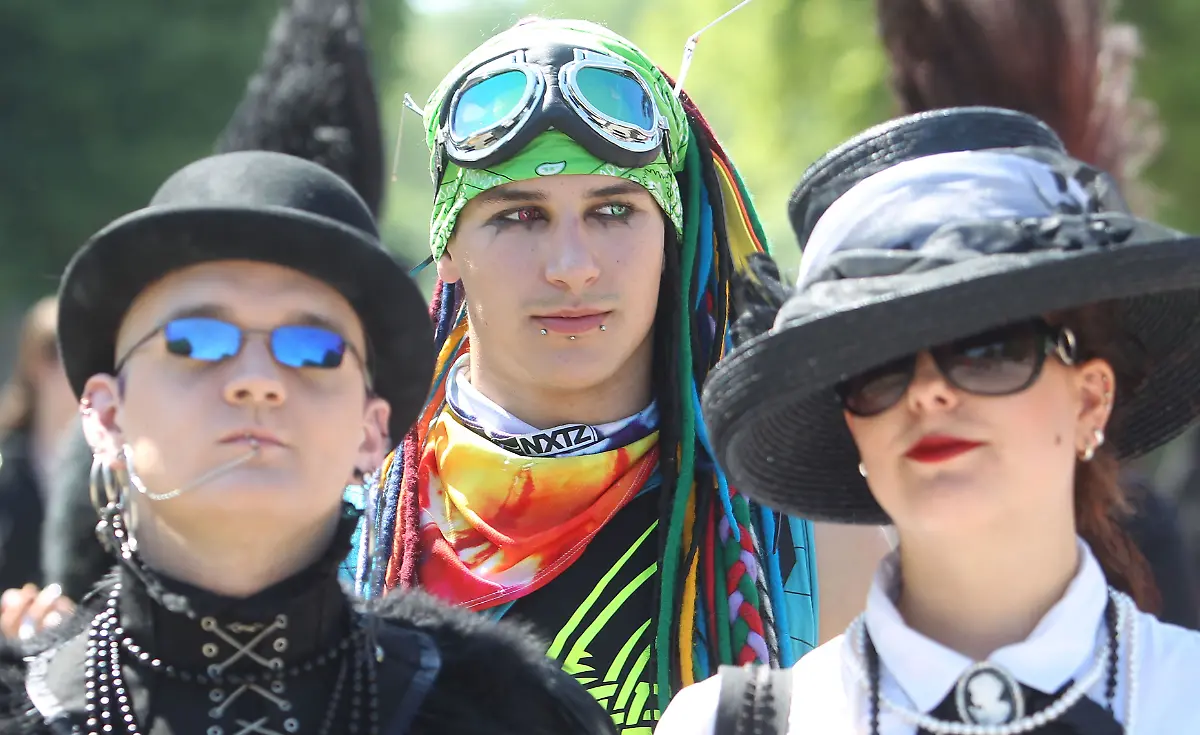 DI10221-20120525-jpg8584177241039032247