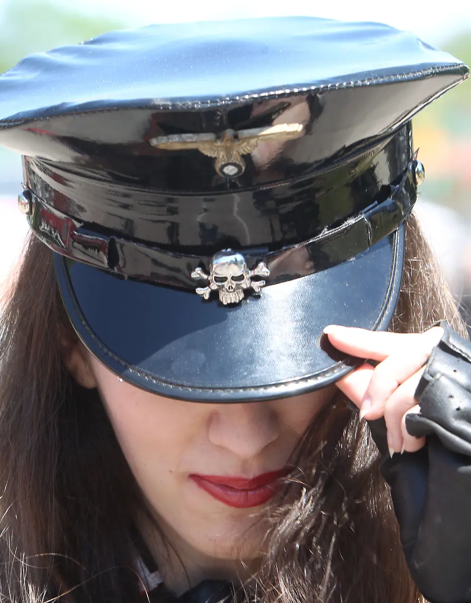 DI10218-20120525-jpg587345774672447294