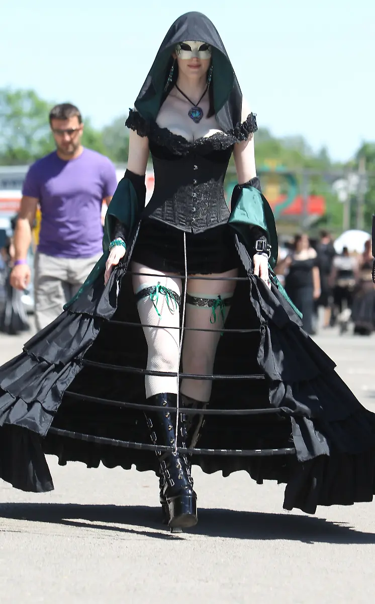 DI10210-20120525-jpg2687516979464954985